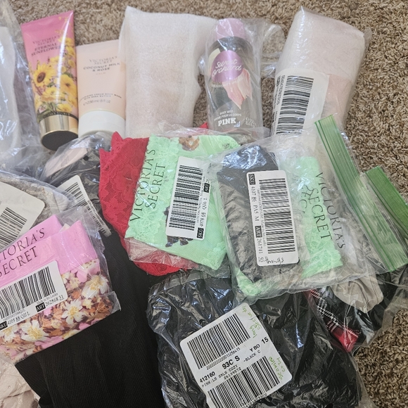 Victoria's Secret Resellers Bundle - Picture 4 of 4